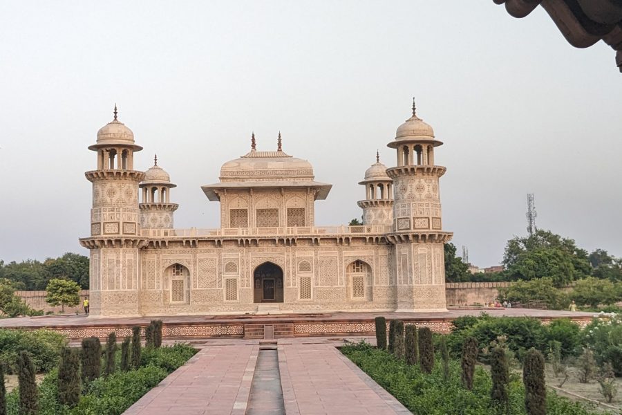 Beghumnama Itmad ud daula Walk